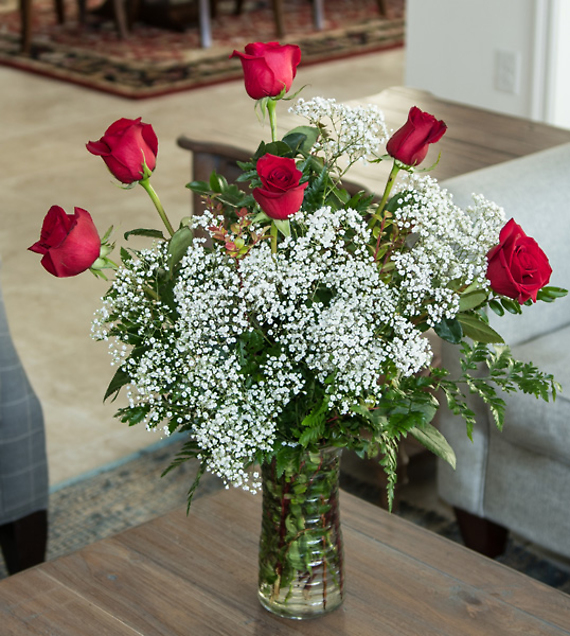 6 Roses Arranged in a Vase