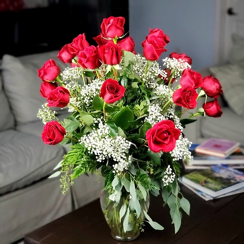 24 Long Stem Roses In a Vase